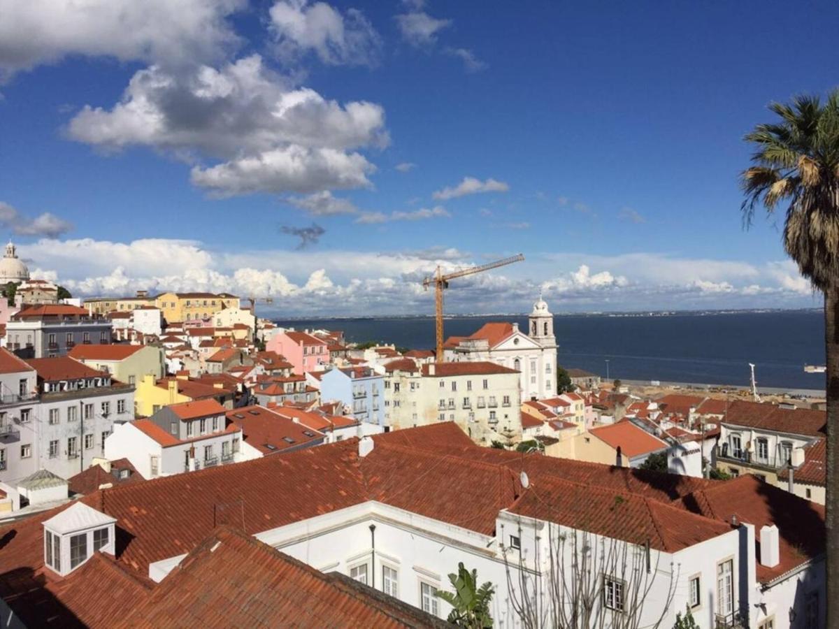 Apartamento Alfama Delight: Panoramic River Views In Historic 18th Century Building *